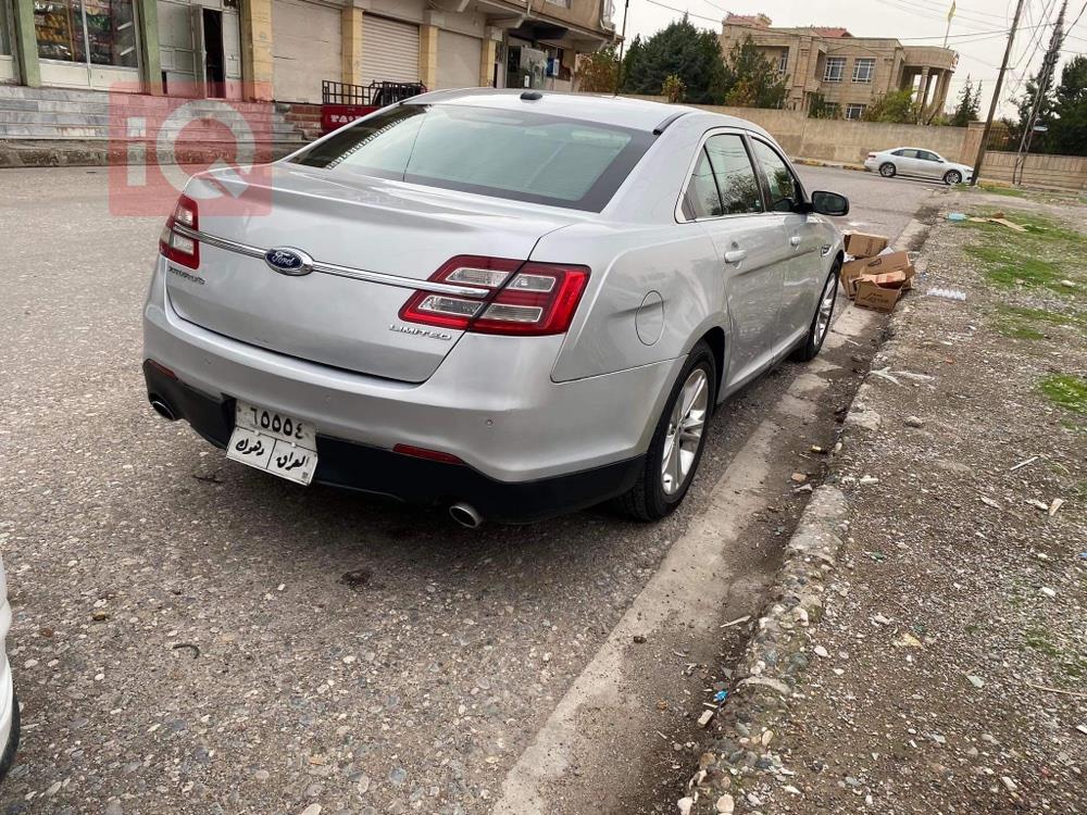 فۆرد تۆرەس